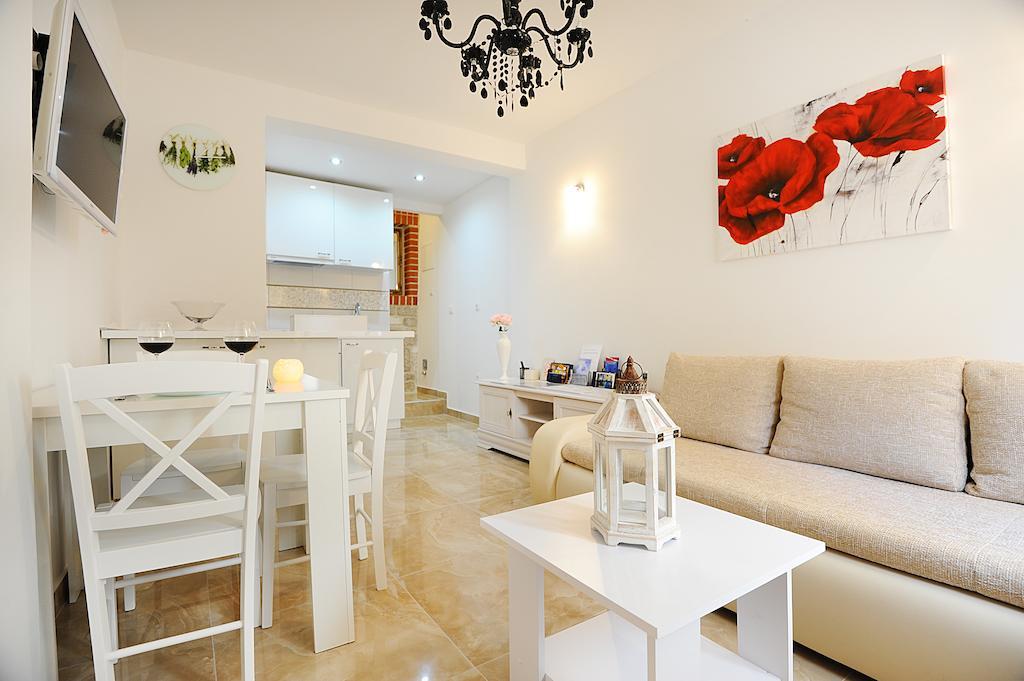 Primera Apartment *
